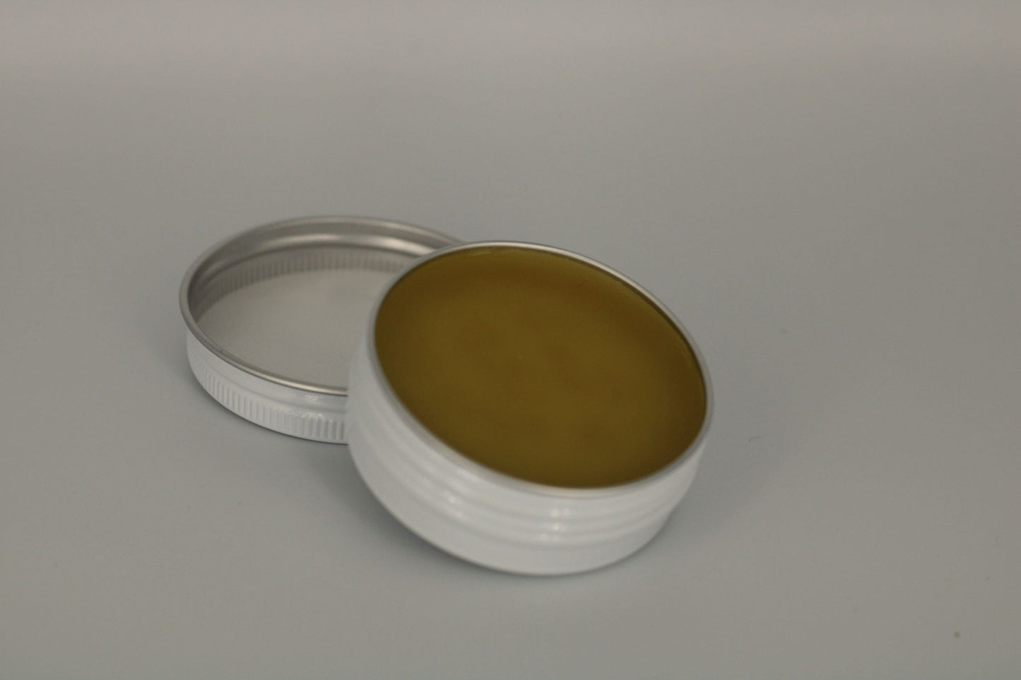 CBD Zalf Gold-30 ml  beschermt de huid tegen veroudering! zacht en verzorgend